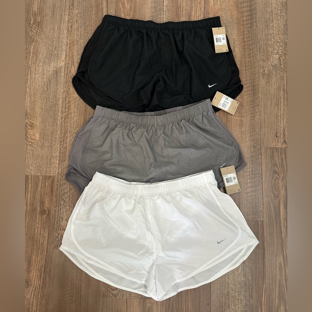 3 pair of Nike women’s running shorts NWT size XXL